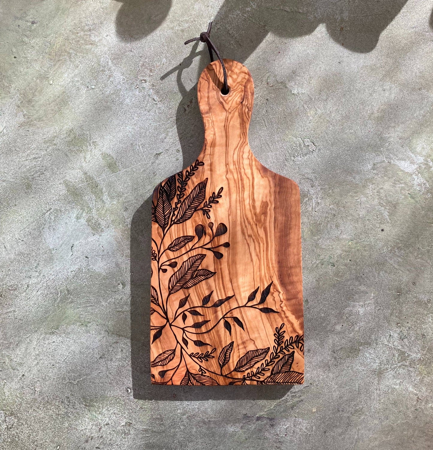 Engraved Olive Wood Cheese Board - Elegant Botanical Design