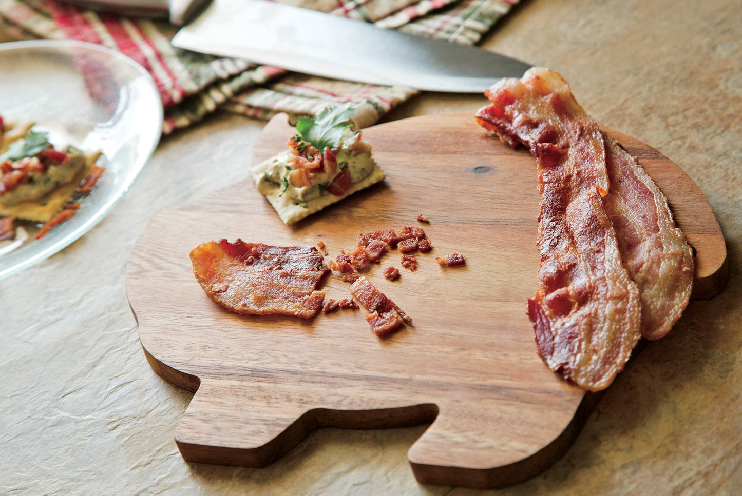 Ironwood Pig Shaped Serving Board, Acacia, 10.25" x 8.25"