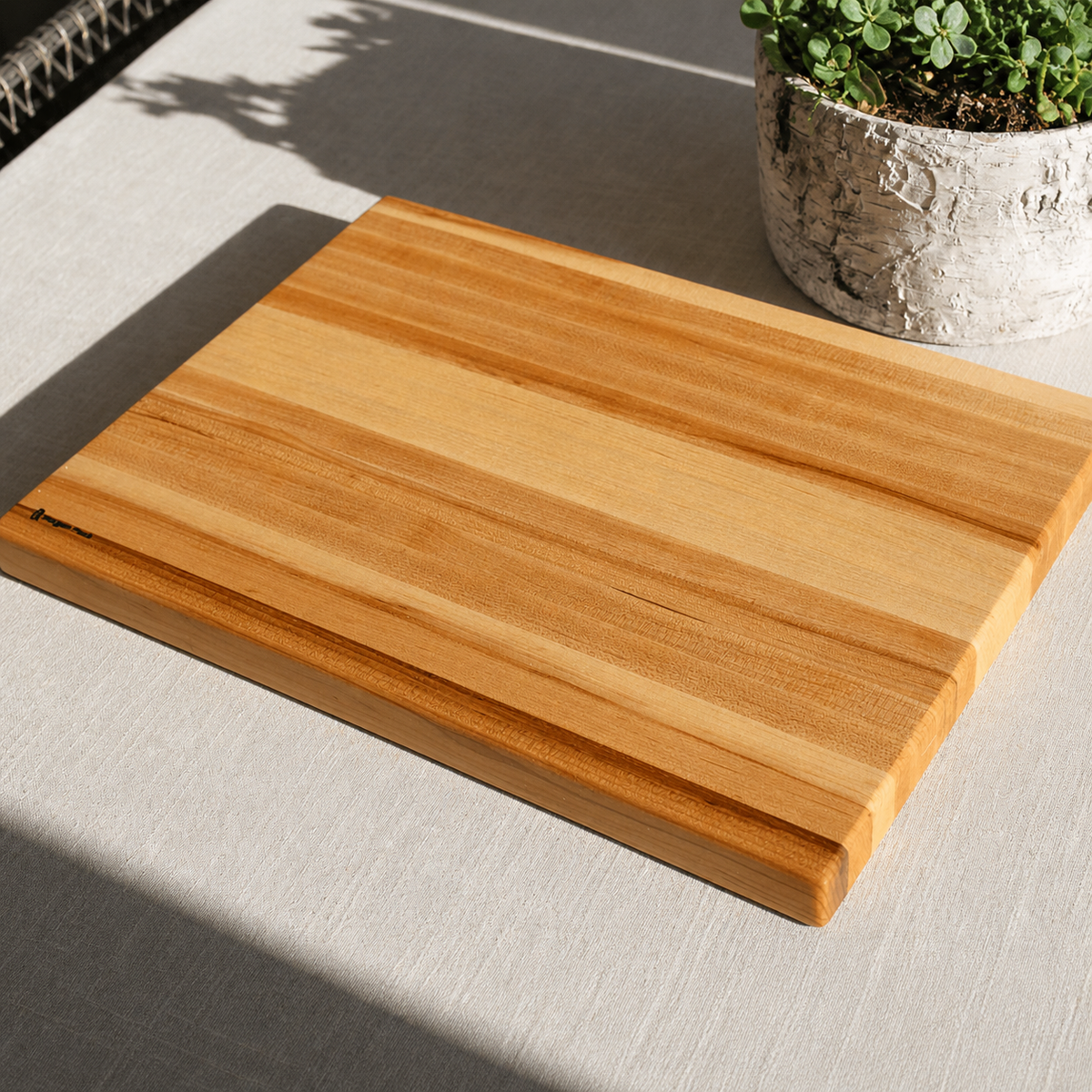 Handmade Hardwood Cutting Board – Large 18" × 12" Kitchen Pr: Walnut